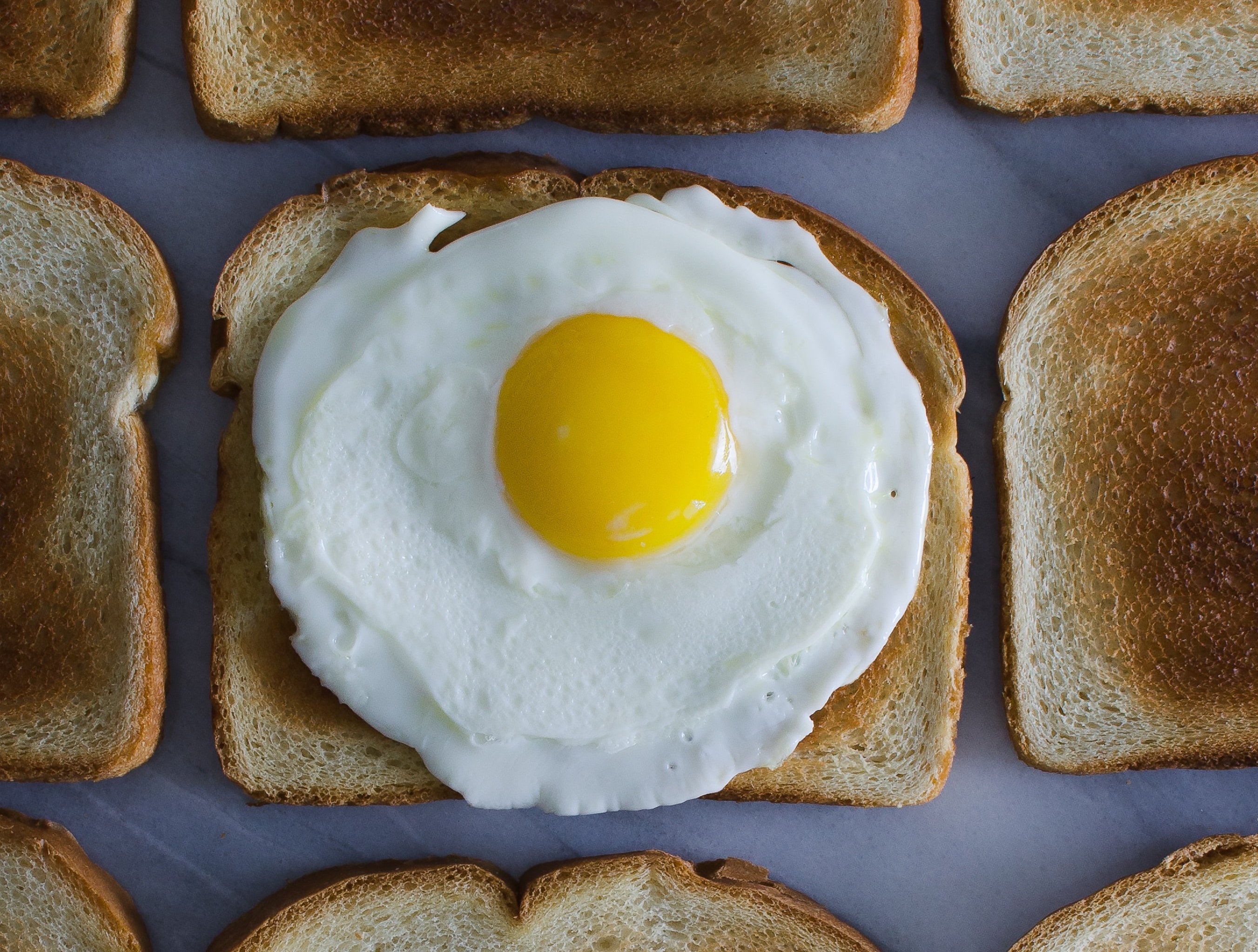 Sunny side egg on toast